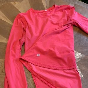 Lululemon size 6 long sleeve lightweight run top